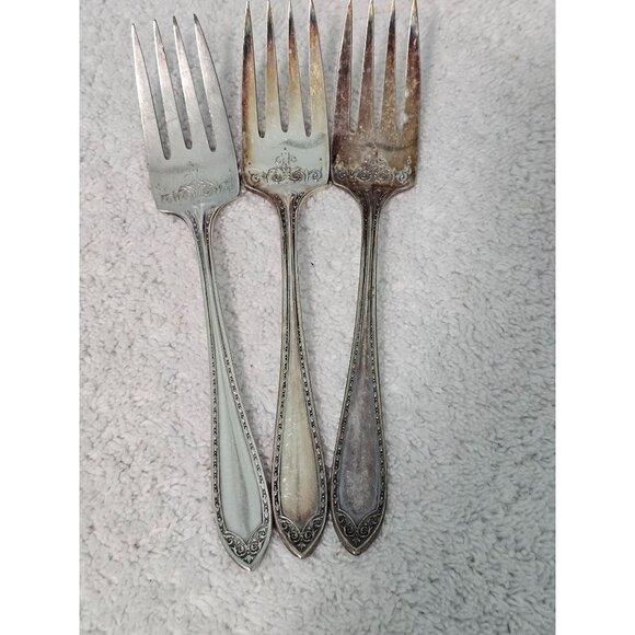 Vintage Community Plate Silver Fork Set of 3 Intricate READ - Picture 1 of 10